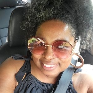 Meet your Posher, Shondra